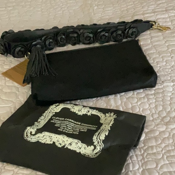 NEW-Clever Carriage Artisan Handcrafted Black Crossbody with Leather Rose Strap - Picture 3 of 8